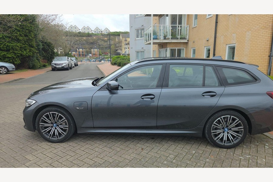 2021 BMW 3 Series photo 7