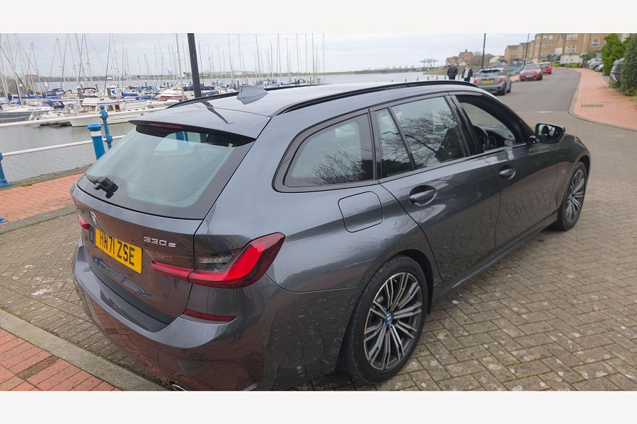 2021 BMW 3 Series photo 12