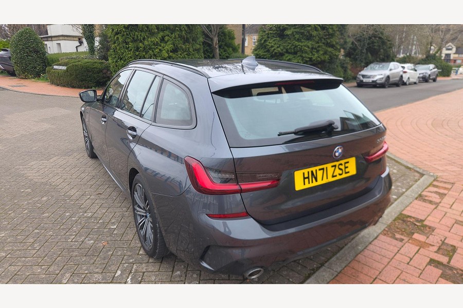 2021 BMW 3 Series photo 10