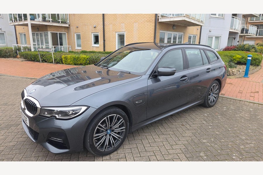 2021 BMW 3 Series photo 14