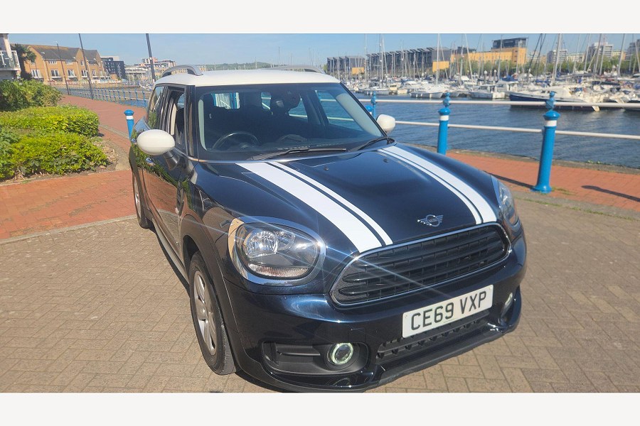 2019 MINI Countryman photo 6