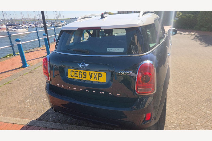 2019 MINI Countryman photo 12