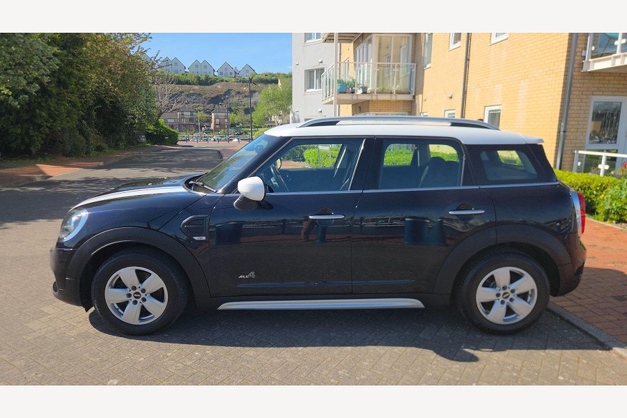 2019 MINI Countryman photo 10