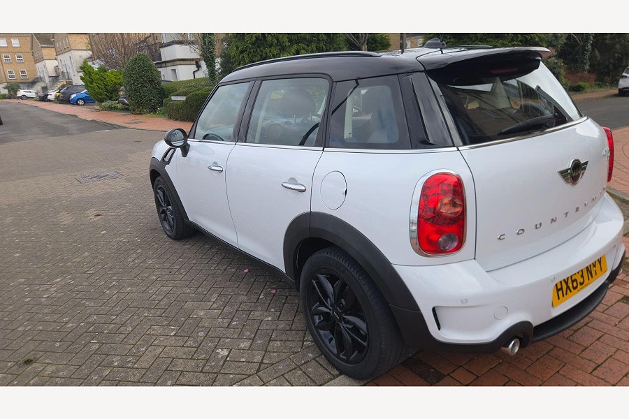 2013 MINI Countryman photo 9