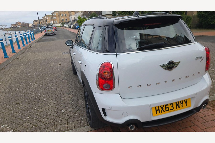 2013 MINI Countryman photo 10