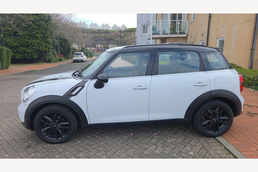 2013 MINI Countryman photo 8