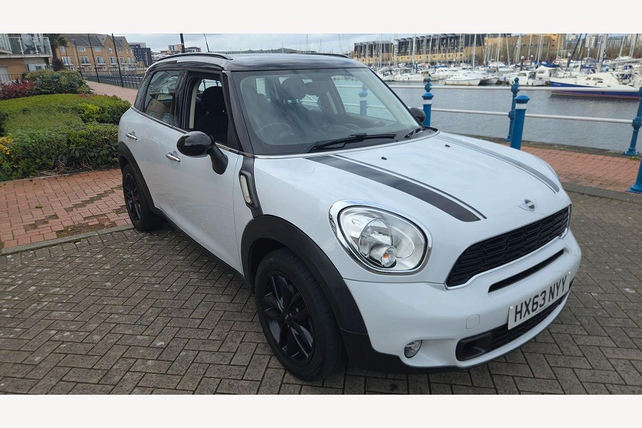 MINI Countryman photo 2