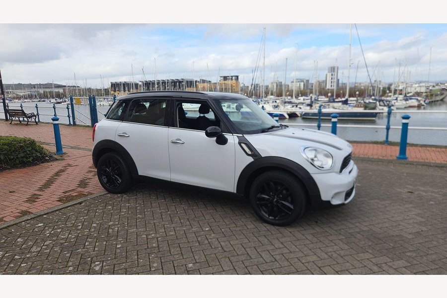 2013 MINI Countryman photo 3