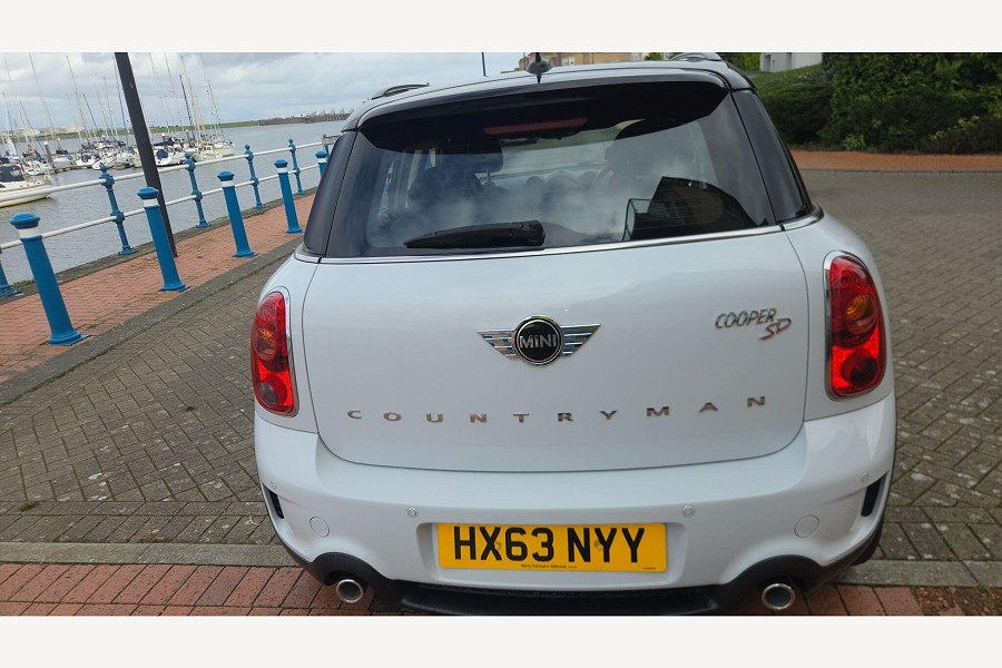 2013 MINI Countryman photo 11