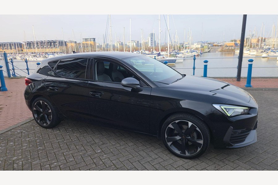 2023 CUPRA Leon photo 3