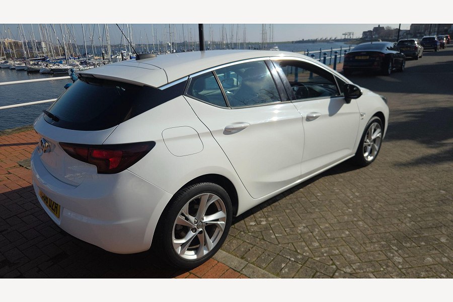 2016 Vauxhall Astra photo 9