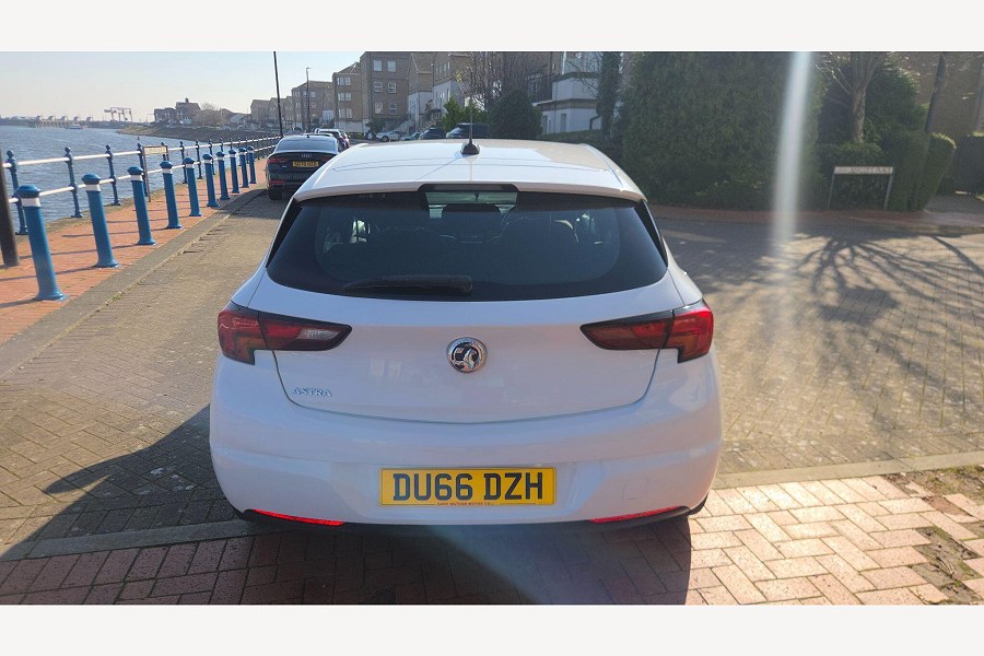 2016 Vauxhall Astra photo 8
