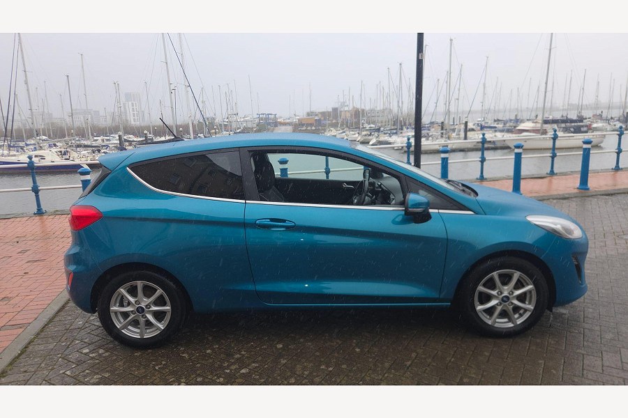 2018 Ford Fiesta photo 3