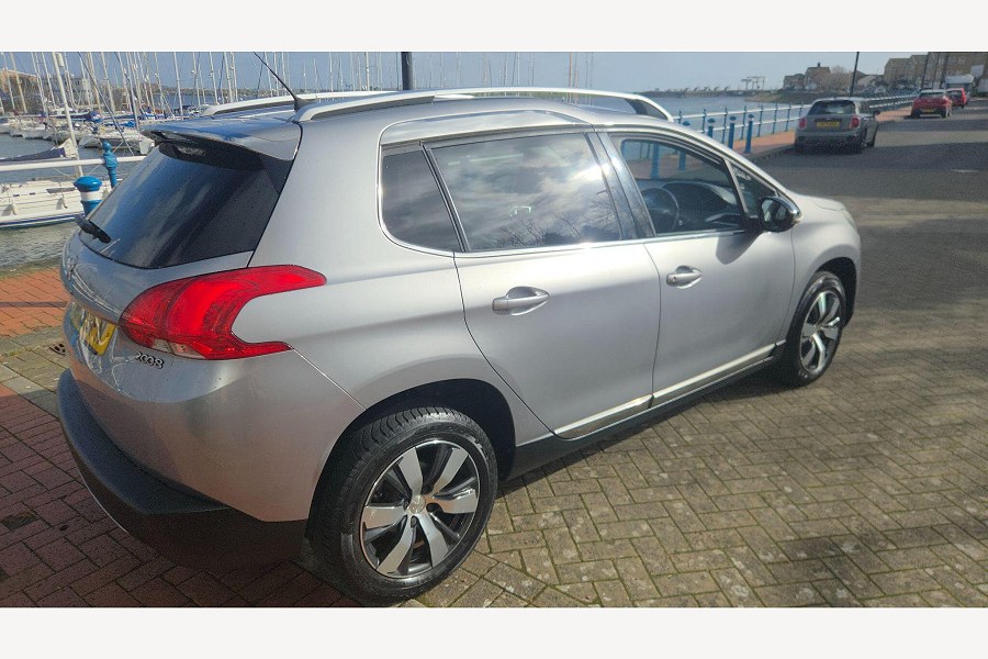 2016 Peugeot 2008 photo 10