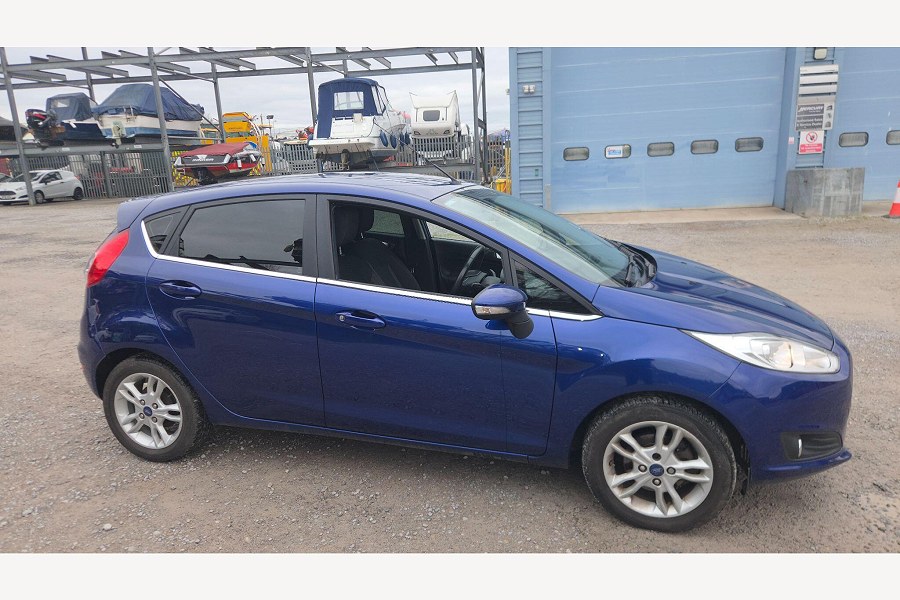 Ford Fiesta photo 2