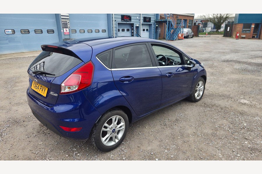 2014 Ford Fiesta photo 12