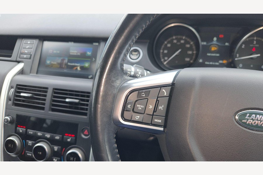 2016 Land Rover Discovery Sport photo 14