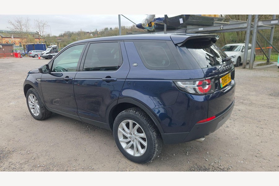 2016 Land Rover Discovery Sport photo 9