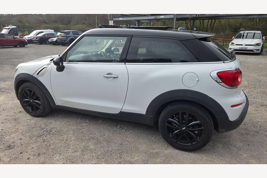 2013 MINI Paceman photo 11