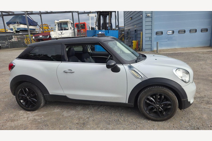 MINI Paceman photo 2