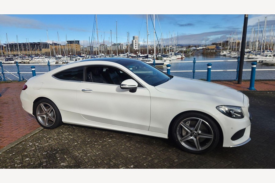 Mercedes-Benz C Class photo 2