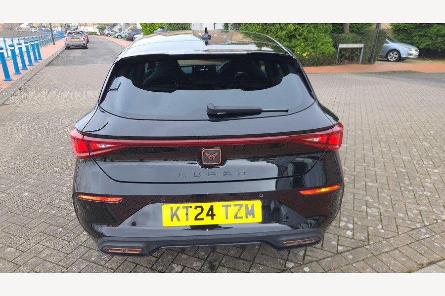 2024 CUPRA Leon photo 12