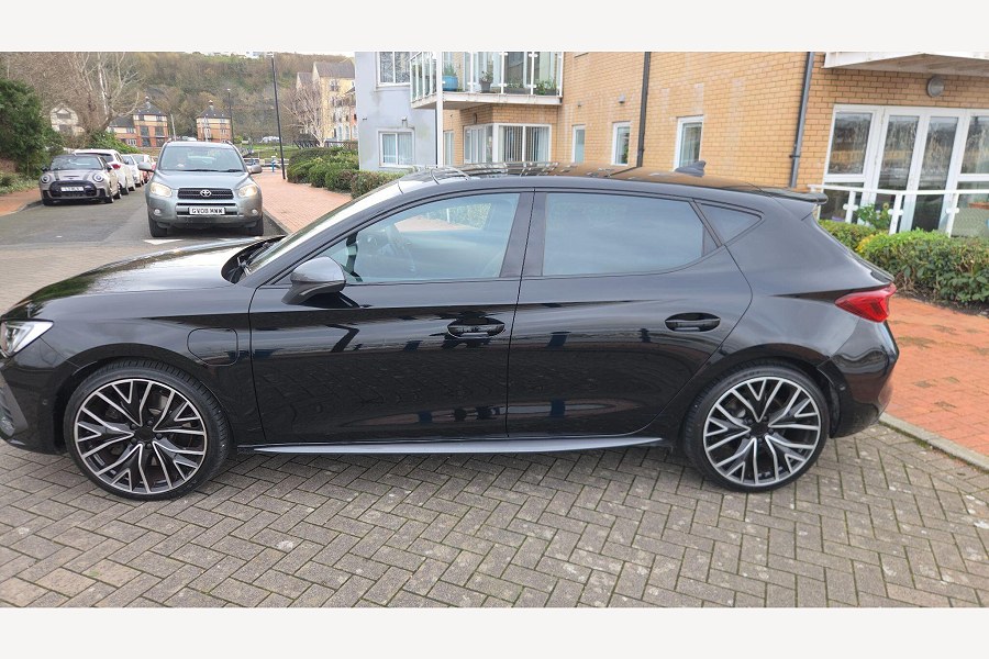 2024 CUPRA Leon photo 8