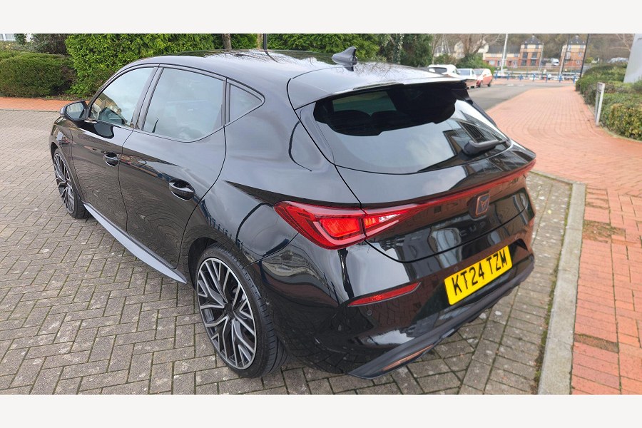 2024 CUPRA Leon photo 11