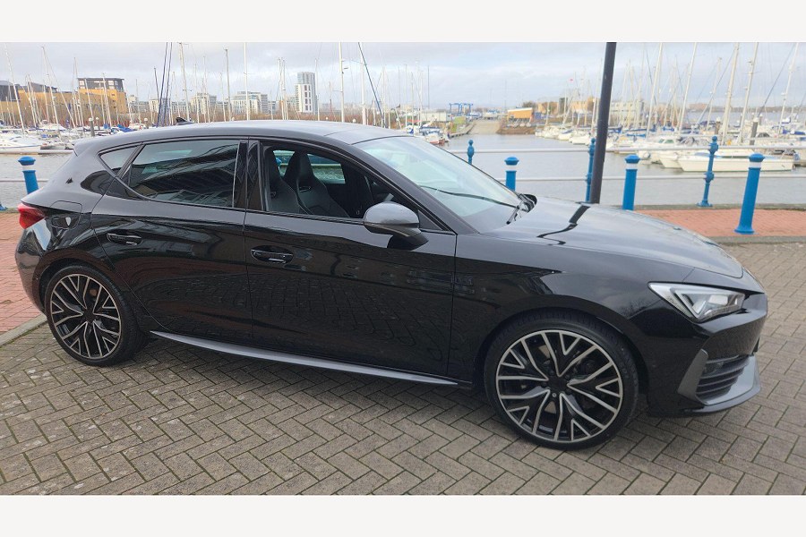 2024 CUPRA Leon photo 3