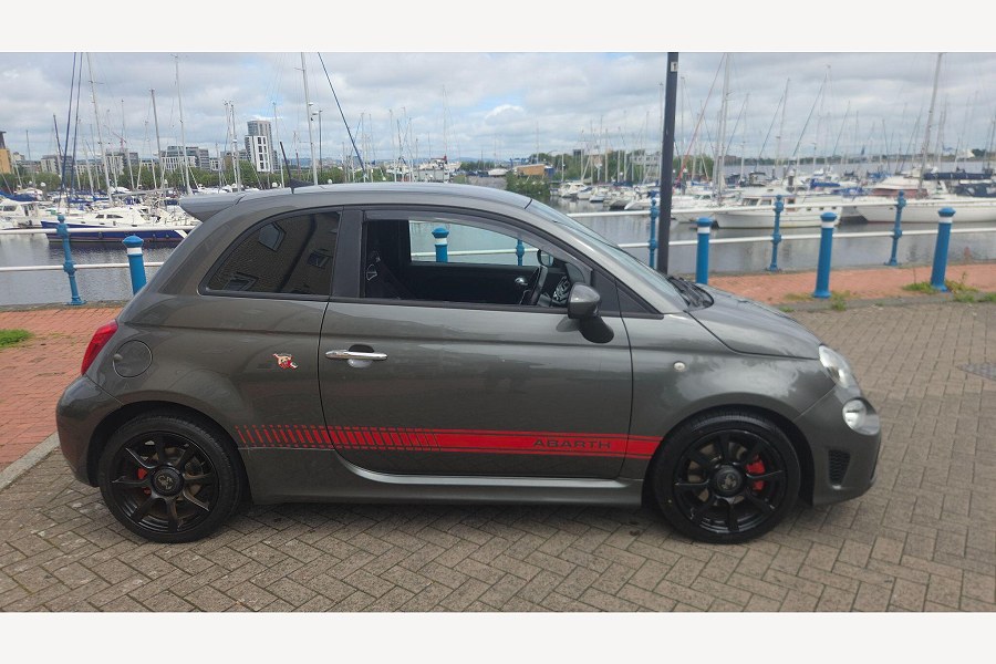 2017 Abarth 595 photo 10