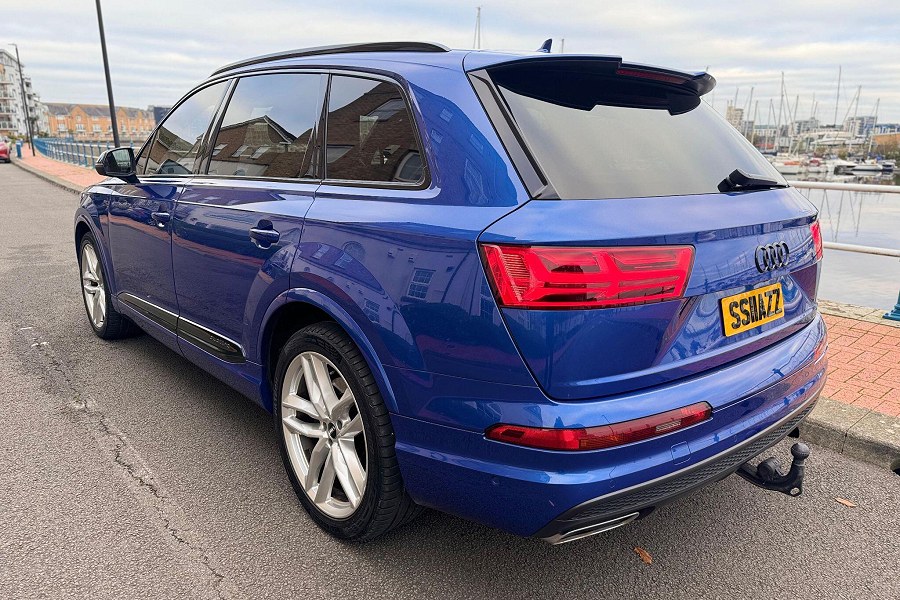 Audi Q7 photo 2