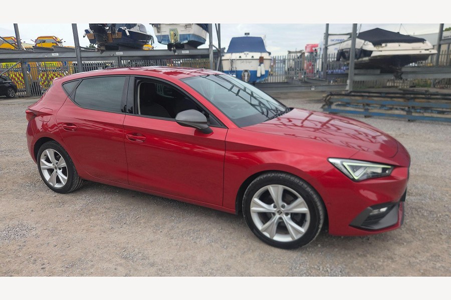 SEAT Leon photo 2