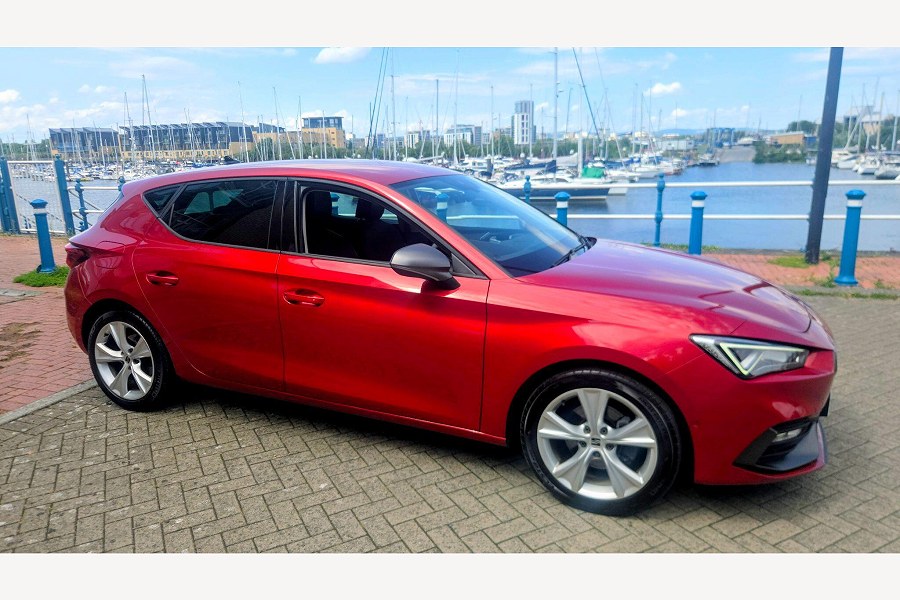 SEAT Leon photo 2