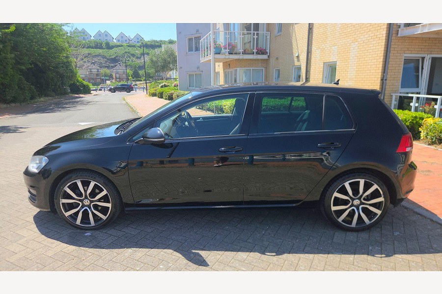 2014 Volkswagen Golf photo 9