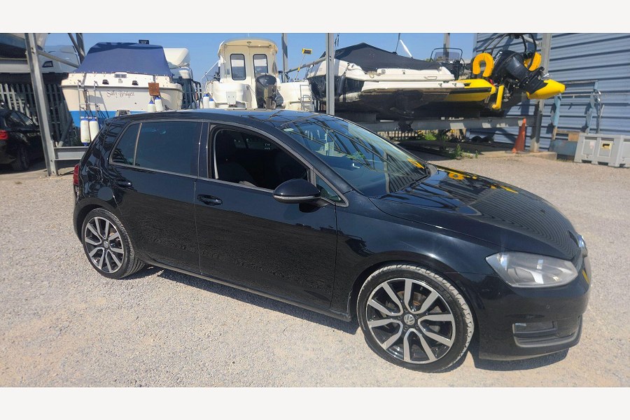 2014 Volkswagen Golf photo 1