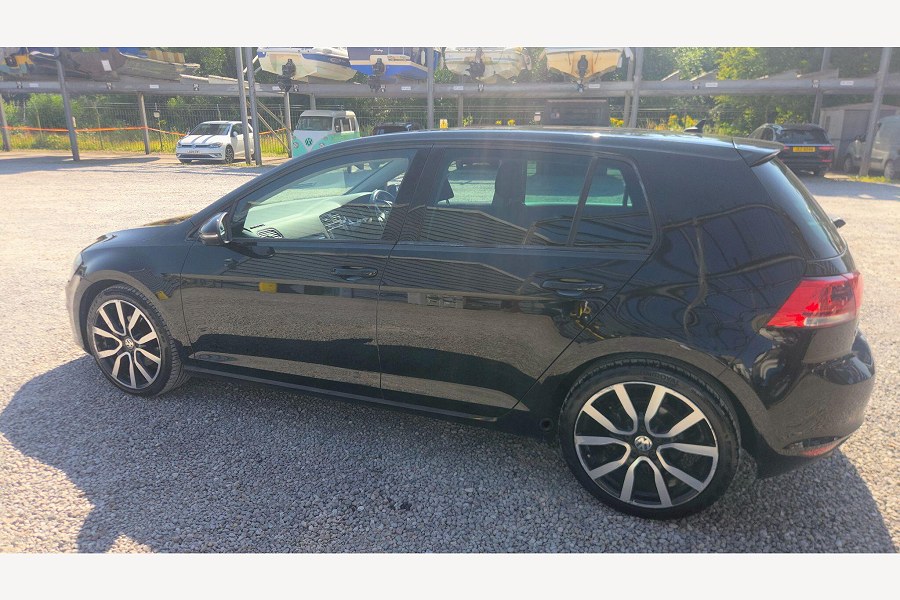 2014 Volkswagen Golf photo 9