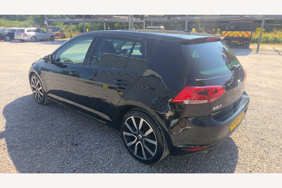 2014 Volkswagen Golf photo 10