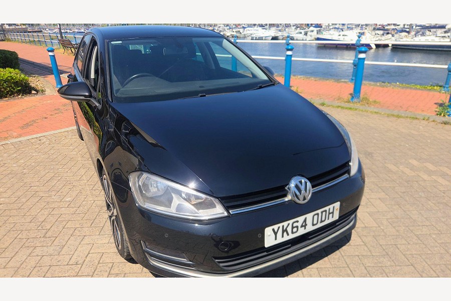 2014 Volkswagen Golf photo 4