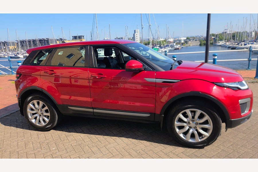 Land Rover Range Rover Evoque photo 2