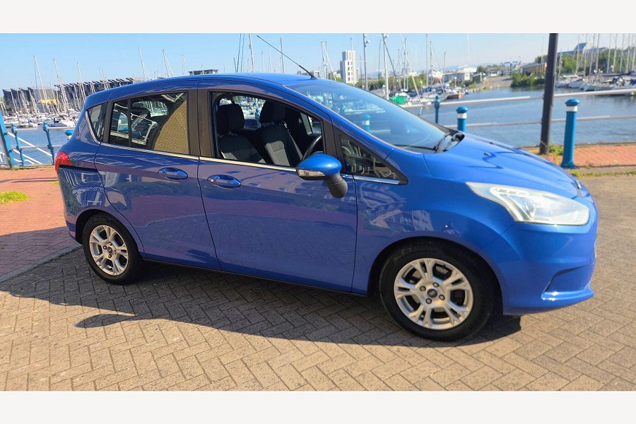 Ford B-Max photo 2