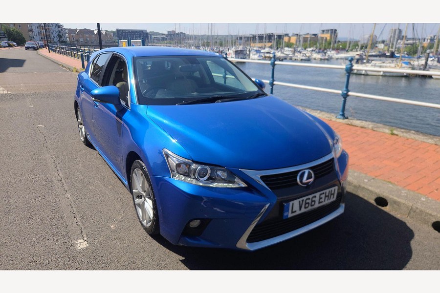 2016 Lexus CT photo 3