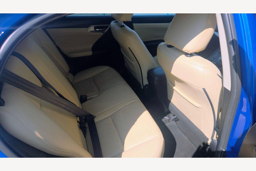 2016 Lexus CT photo 14