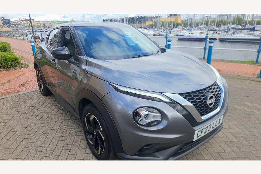2023 Nissan Juke photo 3