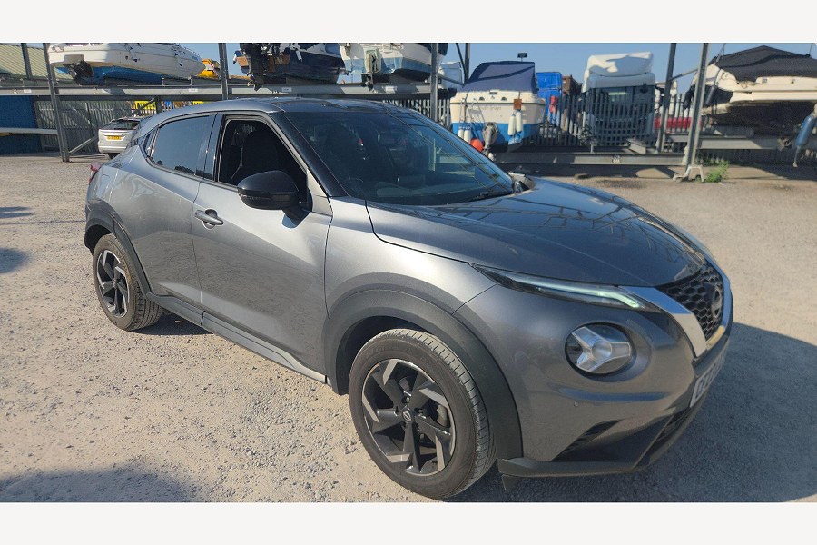 2023 Nissan Juke photo 2