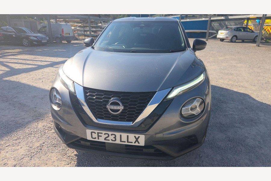 2023 Nissan Juke photo 3