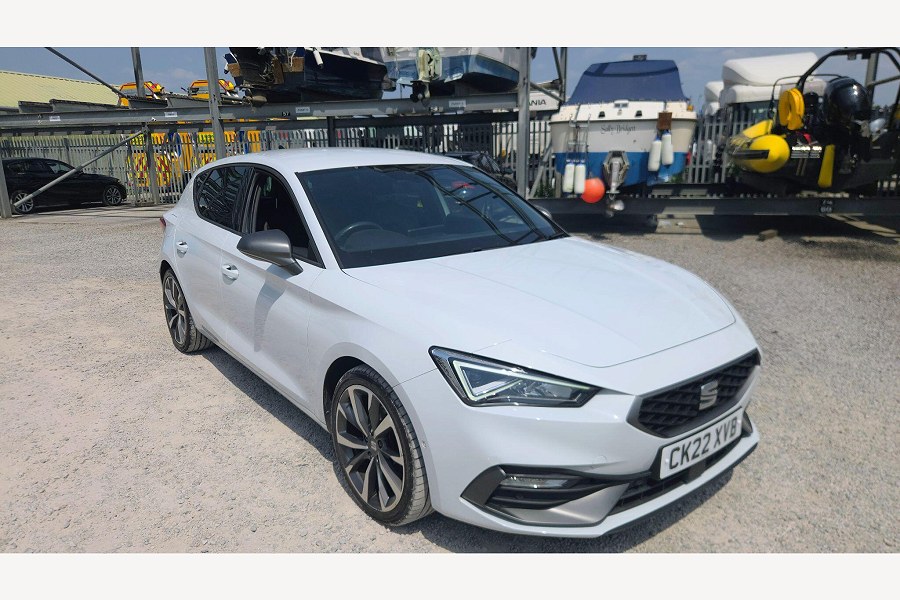 2022 SEAT Leon photo 2