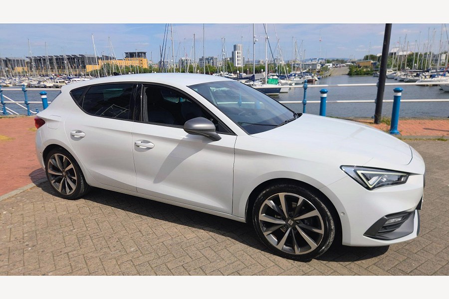 SEAT Leon photo 2
