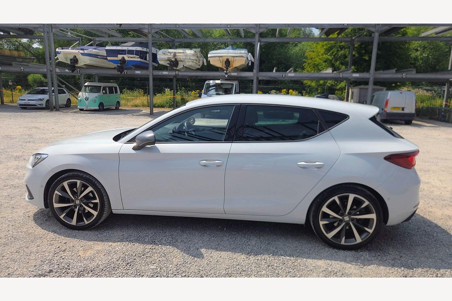 2022 SEAT Leon photo 7