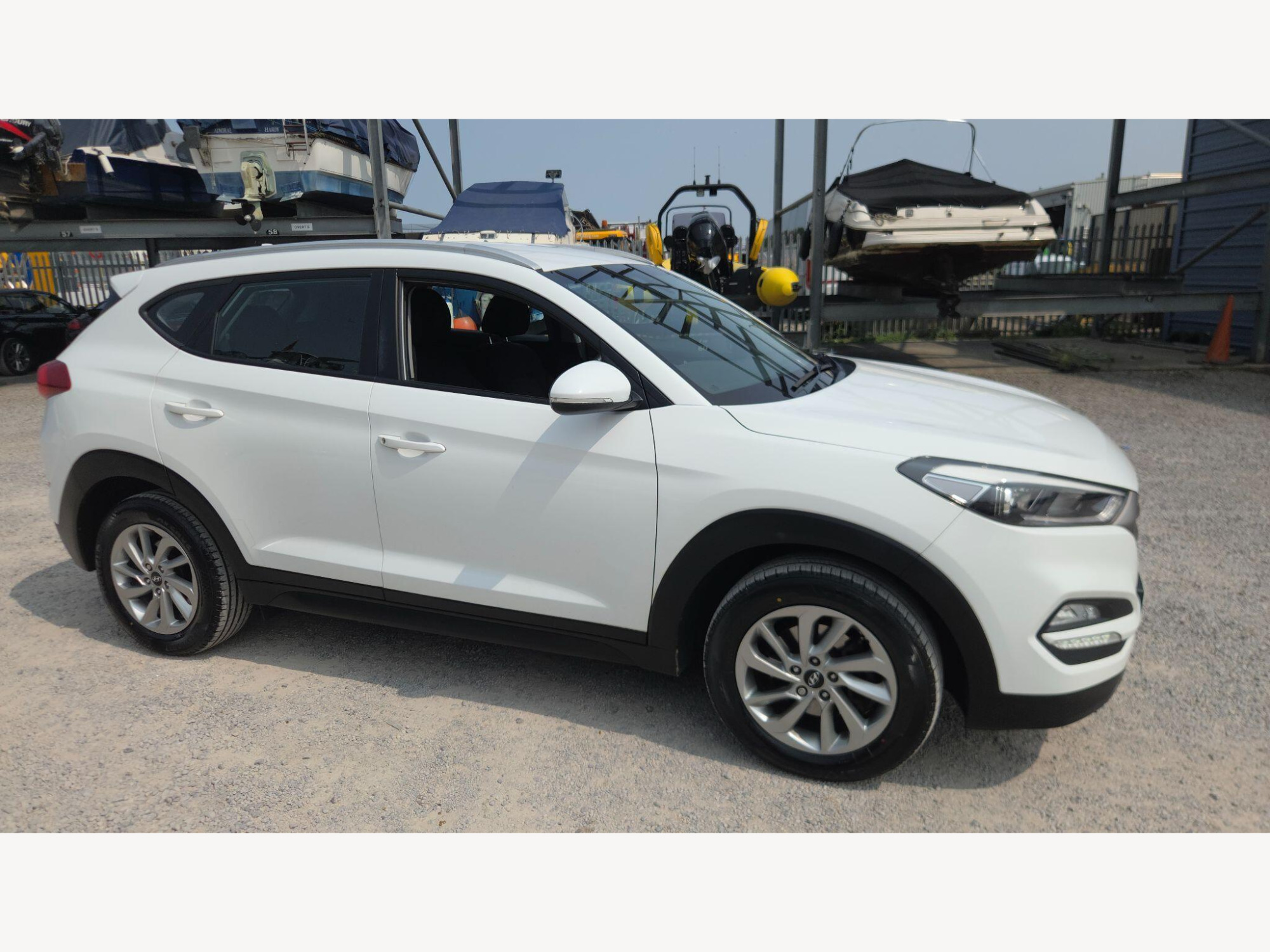 Hyundai TUCSON photo 2