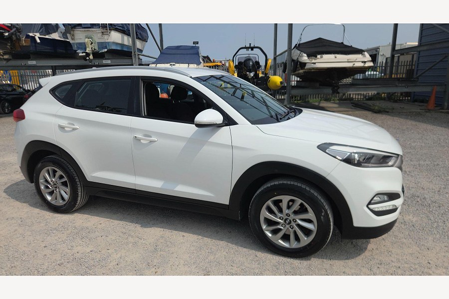 2016 Hyundai TUCSON photo 2